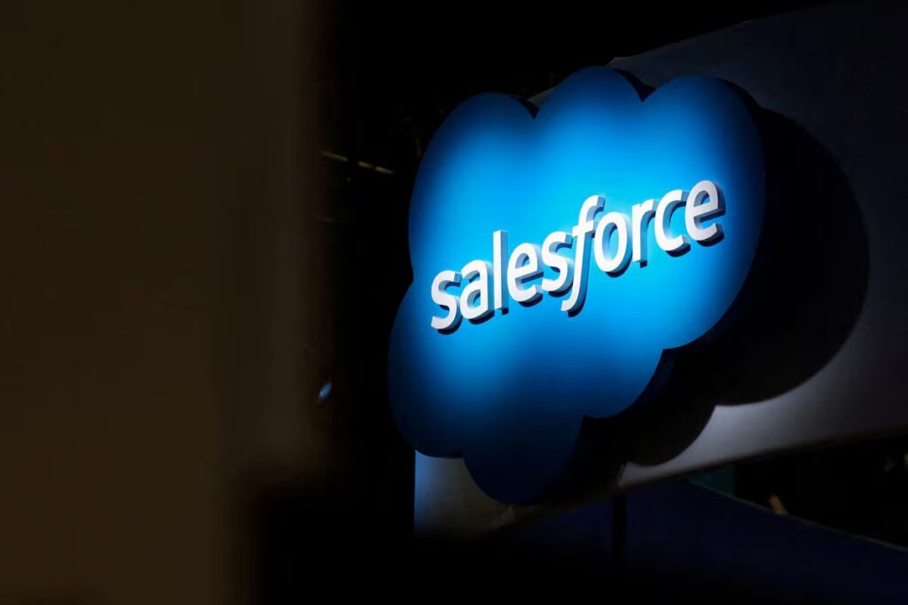 Salesforce lifts revenue outlook on growing demand for AI tools