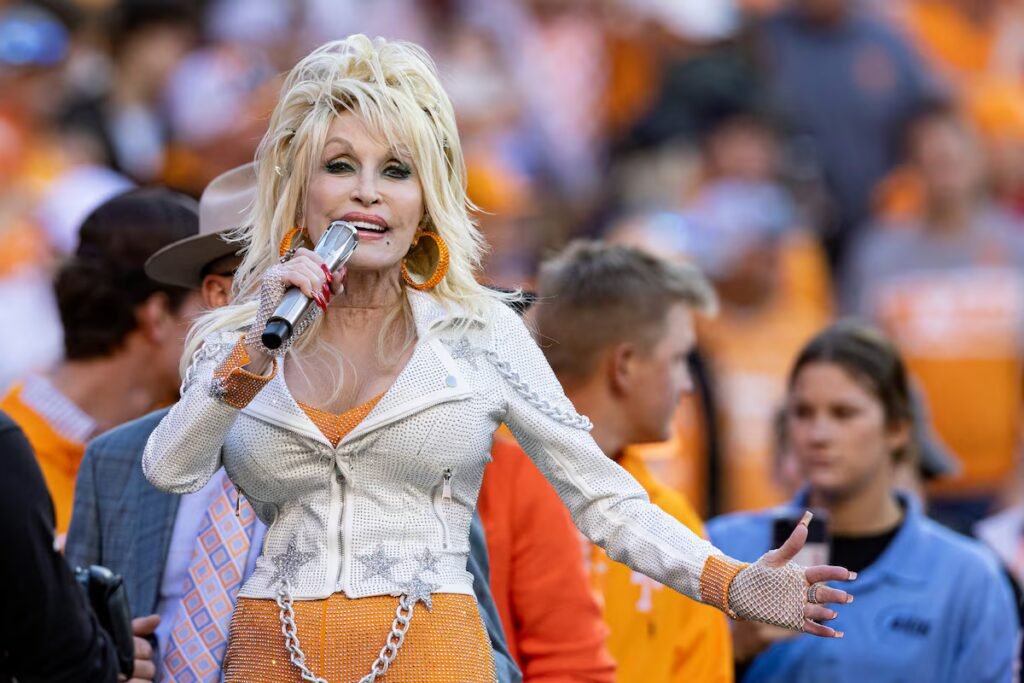 Tennessee Volunteers to honour late Dolly Parton with helmet sticker this season