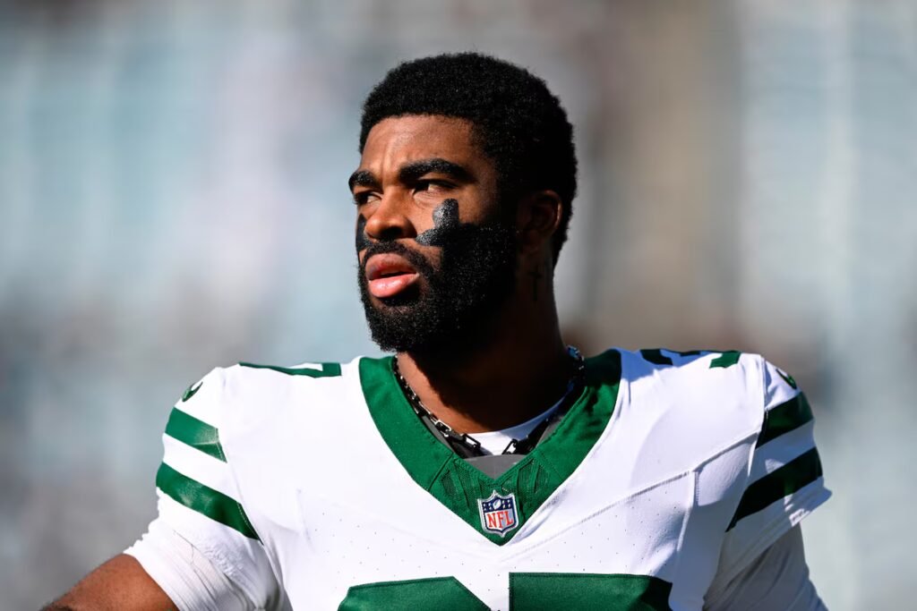 Jets’ cornerback Qwan’tez Stiggers taken to hospital after briefly losing consciousness at practice