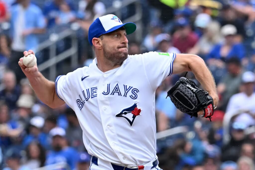 Scherzer shines on the mound as Blue Jays sweep Mariners