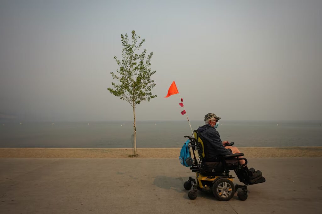 Wildfire smoke persists across B.C. interior as residents return