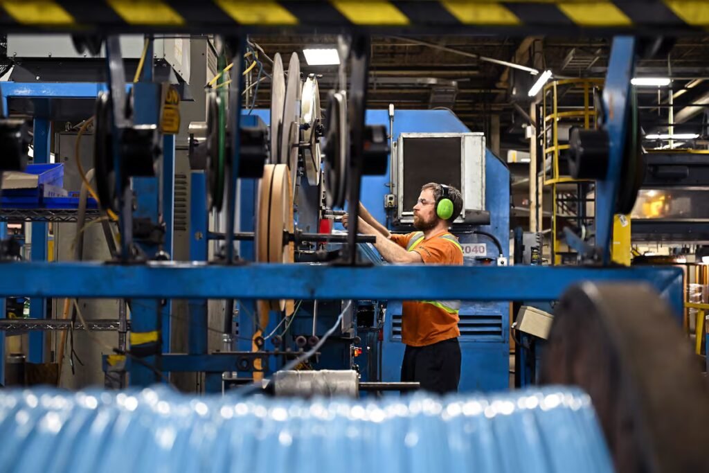 Manufacturing sales rise 0.1% in June for fifth consecutive monthly gain