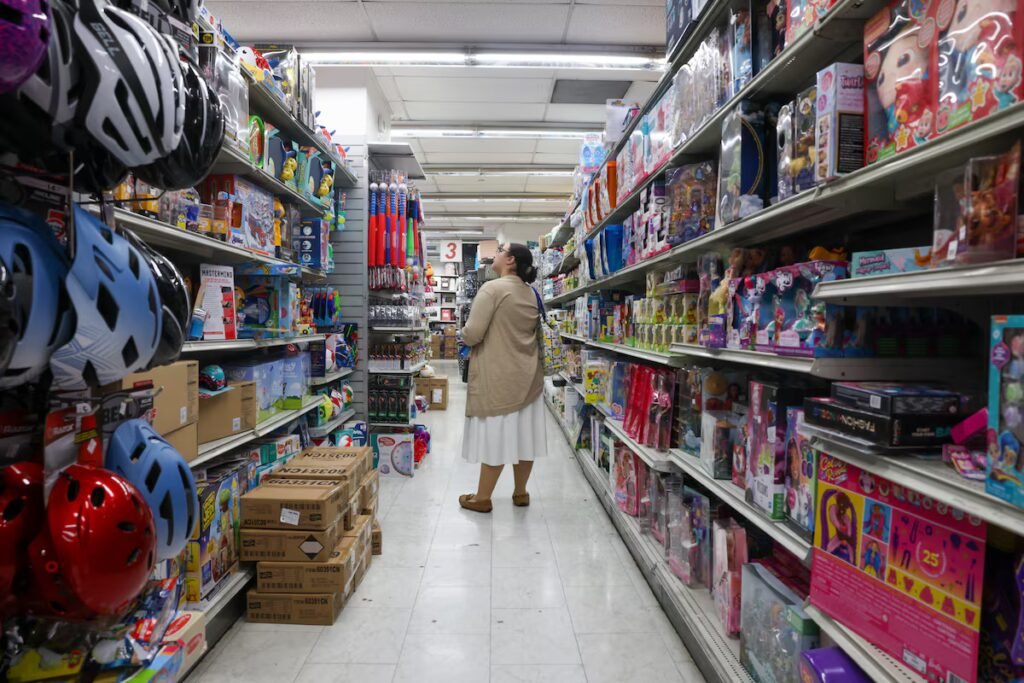 U.S. retail sales unexpectedly fall in July as boost from tax refunds wanes