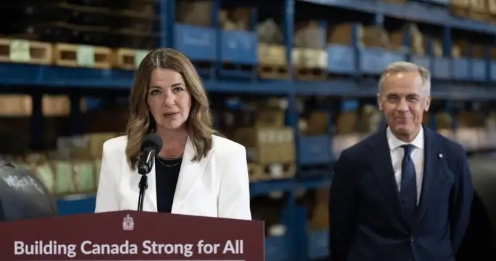 Danielle Smith wants Ottawa to resume negotiations with U.S. before counter-tariffs