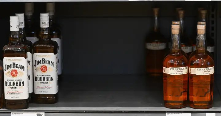 Booze down, elbows up: Prairie politicians, consumers react as tariff war heats up