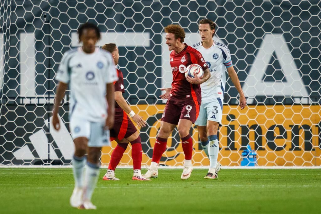Sargent scores three times as Toronto FC ties Philadelphia Union 4-4