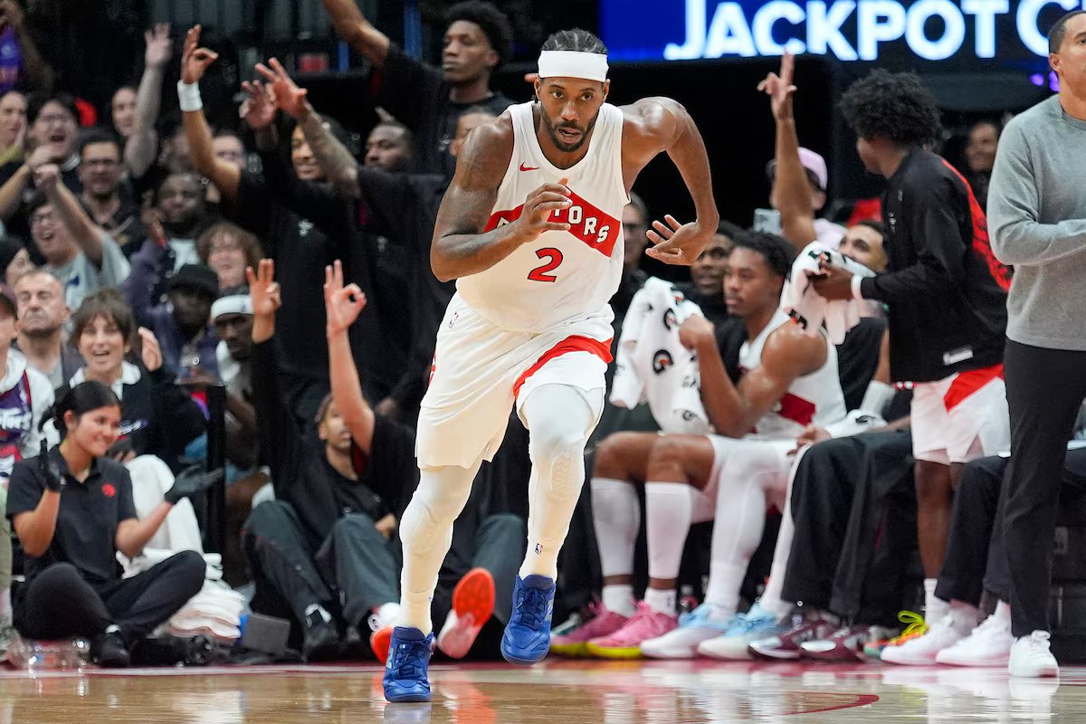 Leonard gets warm welcome in Raptors’ re-debut