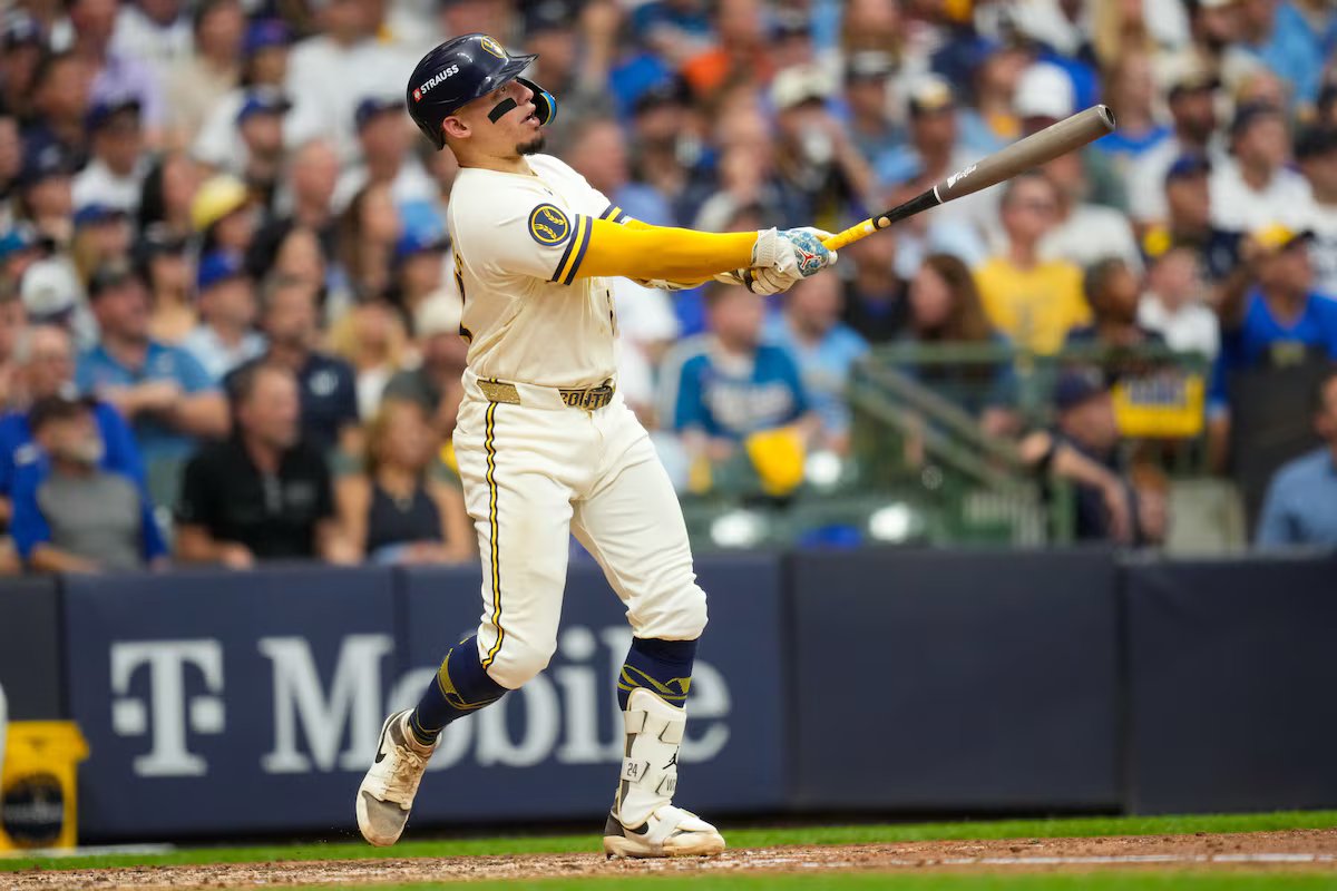 Contreras delivers and Milwaukee’s bullpen shines as the Brewers take 2-0 lead over Dodgers in NLCS